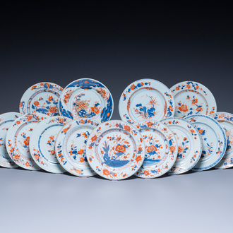 Dertien Chinese Imari-stijl borden, Kangxi/Qianlong