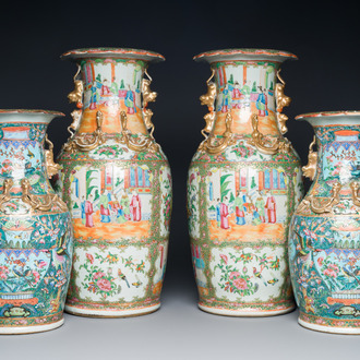 Deux paires de vases en porcelaine de Chine famille rose de Canton, 19ème