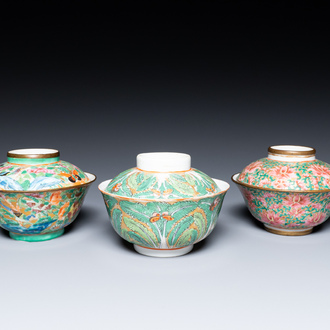 Trois bols couverts en porcelaine de Chine famille rose pour le marché thai, 19ème