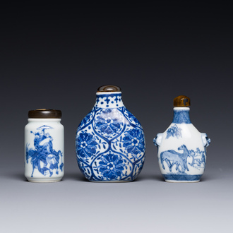 Three Chinese blue and white snuff bottles, Yongzheng mark, 19th C.