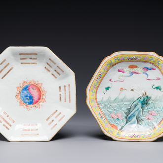 Deux tazzas en porcelaine de Chine famille rose, marque et époque de Tongzhi
