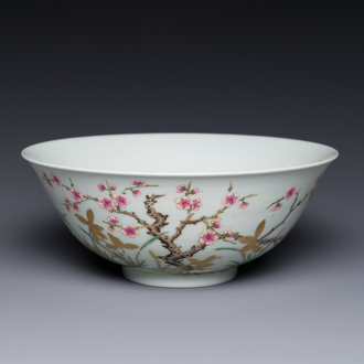 A Chinese famille rose 'plum blossom' bowl, Shen De Tang Zhi 慎德堂製 mark, 19/20th C.