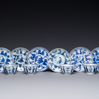 Zes Chinese blauw-witte koppen en schotels met 'Lange Lijzen', diverse merken, Kangxi
