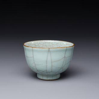 Tasse à thé en porcelaine de Chine de type ge à émail craquelé, 19ème
