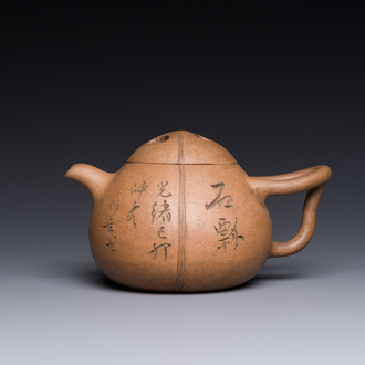 Een Chinese Yixing steengoed 'Shipiao 石瓢' theepot, Ren Bonian 任伯年 gesigneerd, gedateerd 1879