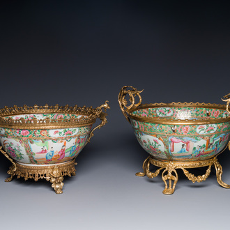 Deux bols en porcelaine de Chine famille rose de Canton aux montures en bronze doré, 19ème