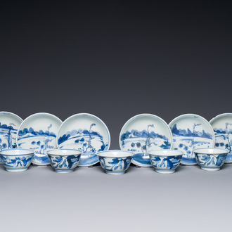 Sept tasses et six soucoupes en porcelaine de Chine en bleu et blanc, époque Transition/début Kangxi