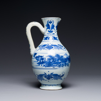Verseuse en porcelaine de Chine en bleu et blanc à décor de paysage, époque Transition