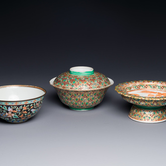 A Chinese Bencharong bowl, covered bowl and tazza for the Thai market, 19th C.