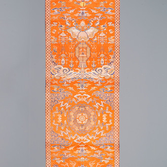 A Chinese embroidered silk 'kesi' cloth with Buddhist lions and phoenixes, 19th C.