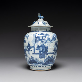 Vase couvert en porcelaine de Chine en bleu et blanc à décor 'Jia Guan Jin Jue 加官晉爵', époque Transition