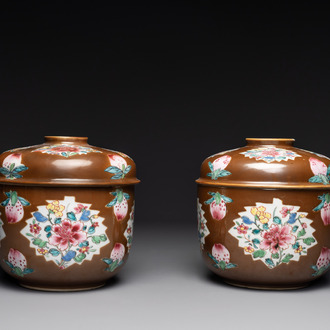 A pair of Chinese capucin-brown-ground famille rose covered bowls with floral design, Yongzheng/Qianlong