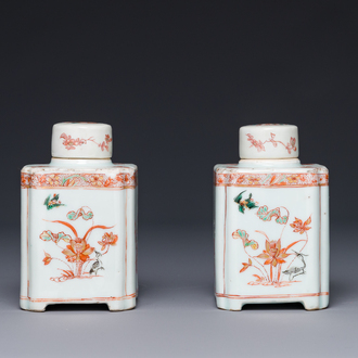 A pair of Chinese famille verte square tea caddies, Kangxi