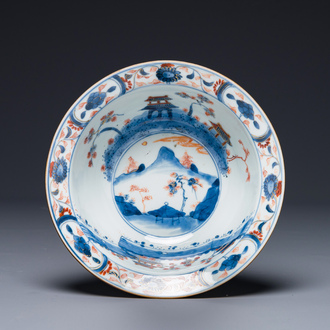 Een Chinese Imari-stijl 'klapmuts' kom met landschapsdecor, ex-collectie van August de Strerke, Kangxi