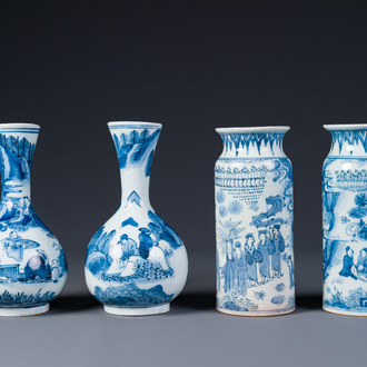 Twee paar Japanse blauw-witte vazen met figuren in een landschap, Edo, 17e eeuw