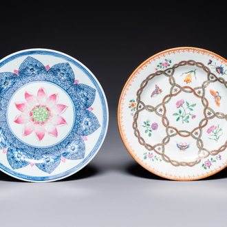 Assiette en porcelaine de Chine famille rose à décor de lotus pour le marché Sud-Est asiatique et une assiette à décor papillons, Yongzheng/Qianlong