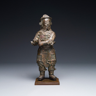 Belle figure de Zhou Cang 周倉 en bronze doré, Chine, Ming