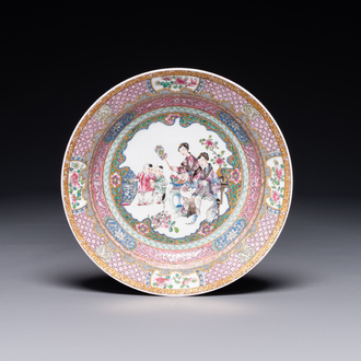 A Chinese famille rose semi-eggshell ruby-back plate, 19/20th C.