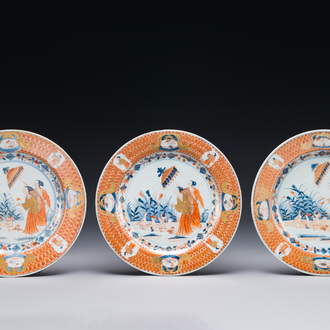 Drie Chinese Imari-stijl borden met 'De Parasoldames' naar Cornelis Pronk, Qianlong