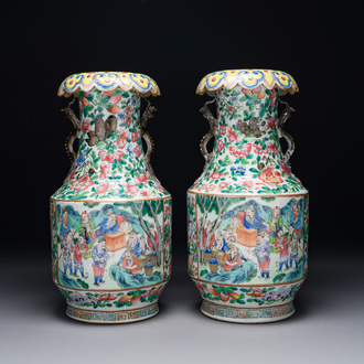 A pair of fine Chinese Canton famille rose 'Water Margin 水滸傳' vases, 19th C.