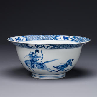 Een Chinese blauw-witte 'klapmuts' kom met een moordscène, Chenghua merk, Kangxi