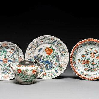Three Chinese famille verte plates and a teapot, Kangxi