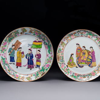 Deux assiettes en porcelaine de Chine famille rose de Canton, 19ème