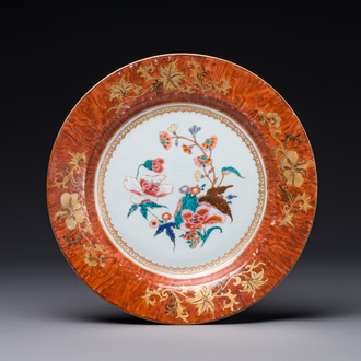 A Chinese famille rose 'faux-bois' border plate, Yongzheng/Qianlong