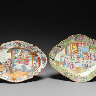 Deux tazzas de forme ovale en porcelaine de Chine famille rose de Canton, 19ème