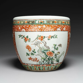 A Chinese famille verte jardiniere, 19th C.