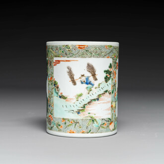 Pot à pinceaux en porcelaine de Chine famille verte à décor figuratif, 19ème