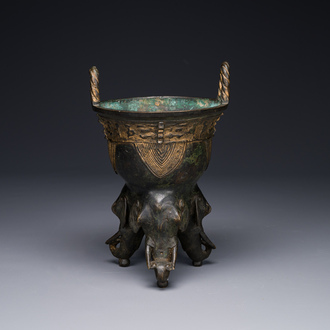 A Chinese archaistic Western Zhou-style bronze ritual food vessel, 'yan', Ming