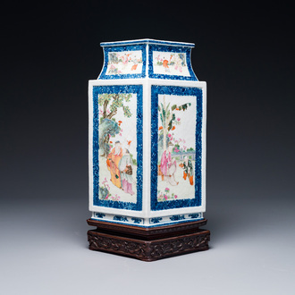 Rare vase en porcelaine de Chine famille rose en forme de losange à décor de 'pêcheur, bûcheron, agriculteur et érudit 漁樵耕讀圖', Qianlong