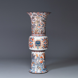 Important vase de forme 'gu' en porcelaine de Samson de style Imari aux armes du Duc d'Orléans, 19ème