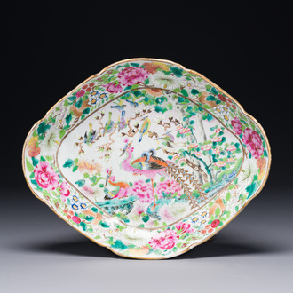 Tazza en porcelaine de Chine famille rose de Canton à décor de phénix, 19ème