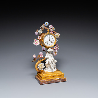 A French ormolu-mounted porcelain mantel clock, 18/19th C.