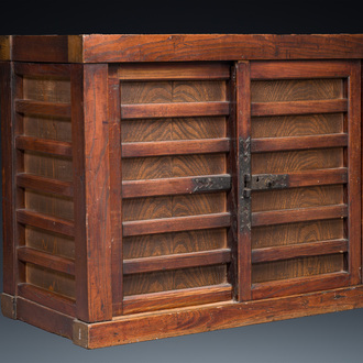 A Japanese wooden tansu 箪笥 chest, 19/20th C.
