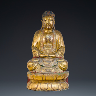 Een grote Chinese of Vietnamese vergulde en gepolychromeerde houten Boeddha, 19e eeuw
