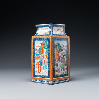 Vase de forme losange en porcelaine de Chine famille rose de Canton à décor mandarin, Qianlong