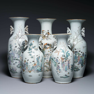 Cinq vases en porcelaine de Chine famille rose à décor figuratif, 19/20ème