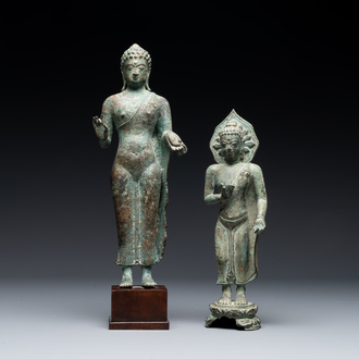 Twee bronzen figuren van een staande Bodhisattva, Centraal Java, 11/13e eeuw