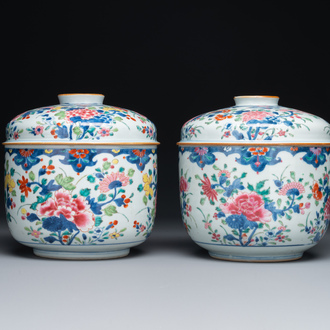 A pair of large Chinese famille rose jars and covers with floral design, Qianlong