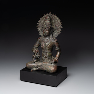 Bodhisattva en bronze sur socle en bois, Majapahit, Java Est, 14ème