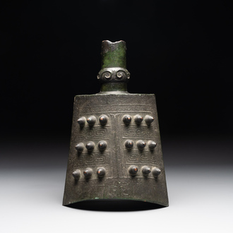 Rare cloche archaïsante en bronze, 'nao 鐃', Chine, Zhou occidental