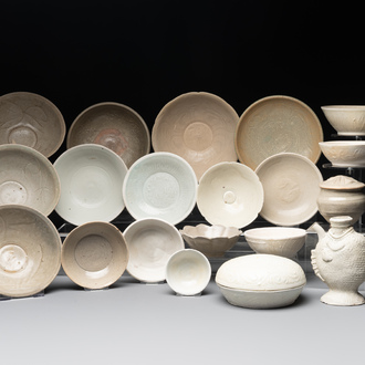 A collection of 20 Chinese monochrome wares, Song/Ming