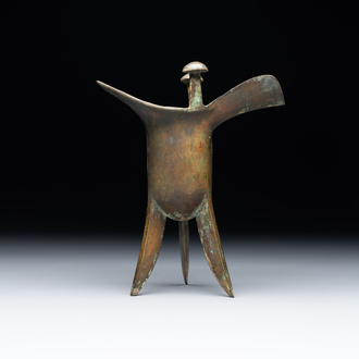 A Chinese archaistic bronze ritual wine vessel, 'jue 爵', Song