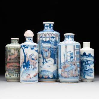 Four Chinese blue, white and copper-red snuff bottles and a blue and white snuff bottle, 19/20th C.