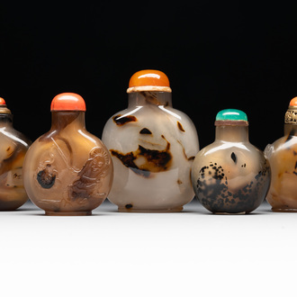 Five fine Chinese agate snuff bottles, Qing