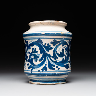 A blue and white Italian maiolica albarello, 16/17th C.