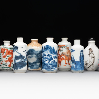 Nine various Chinese porcelain snuff bottles, Yongzheng and Tongzhi mark, 19/20th C.